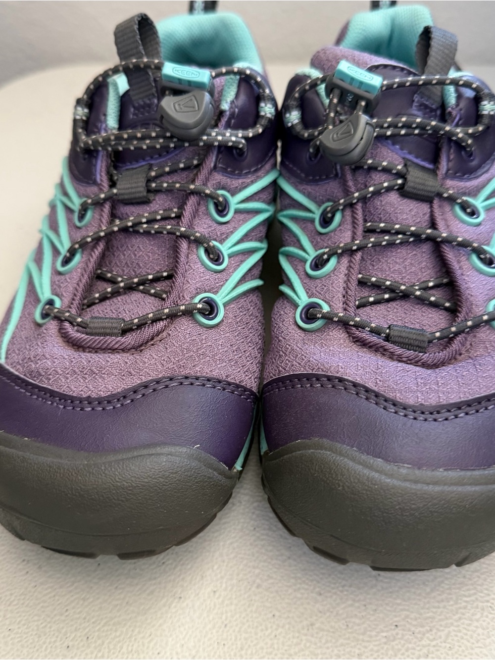 KEEN Chandler CNX waterproof hiking sneakers for girls size 2 - Picture 3 of 5